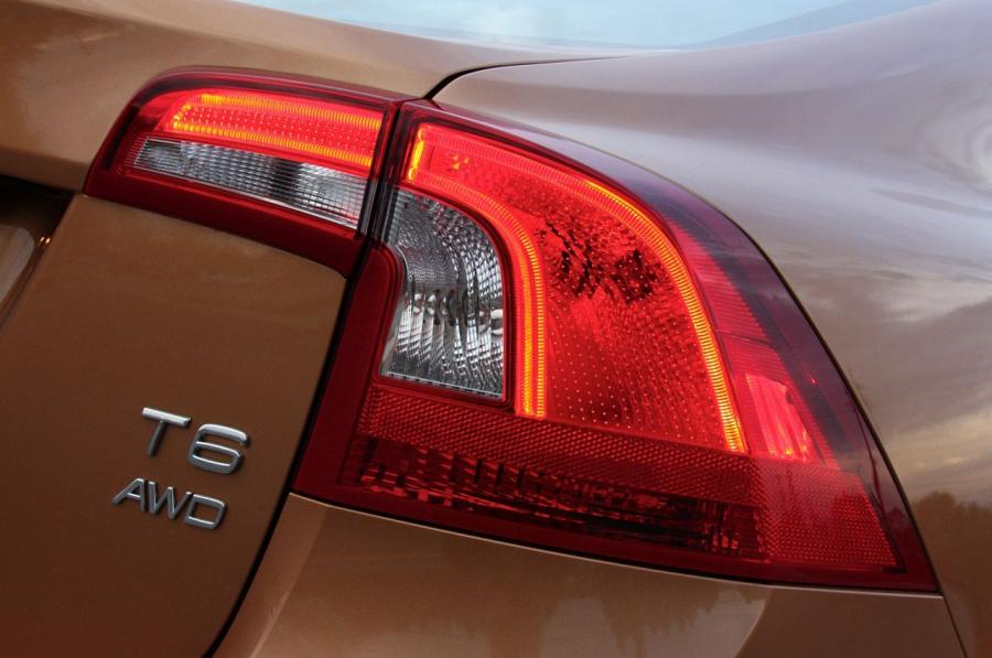  Volvo S60 2010 года  (фото 175 из 226)